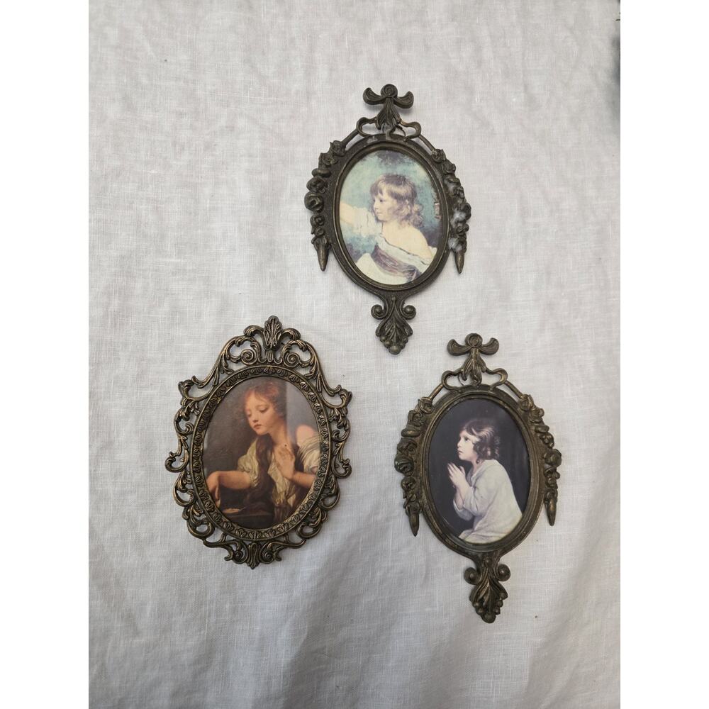 Vintage Small Set Of 3 Ornate Brass Oval Frames & Mini Prints Italian Baroque